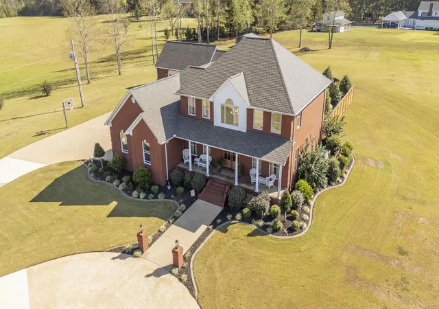 Photo 3 of Single family home for sale at 280 Nellie Ln, Savannah, TN 38372 | MLS# 3615477 | Listing updated on 2026-10-09