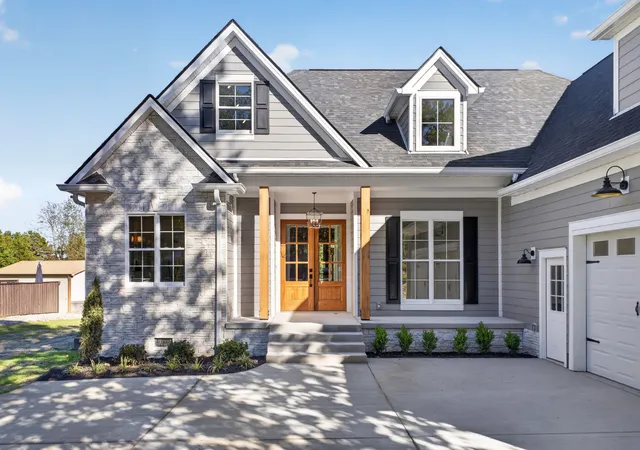 Photo 3 of Single family home for sale at 404 Cajawa Dr, Mount Juliet, TN 37122 | MLS# 3618802 | Listing updated on 2026-10-09