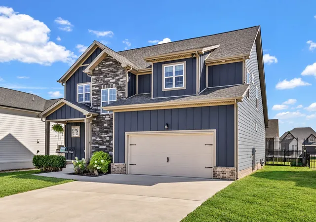 Photo 3 of Single family home for sale at 533 Dexter Dr, Clarksville, TN 37043 | MLS# 3618633 | Listing updated on 2026-10-09