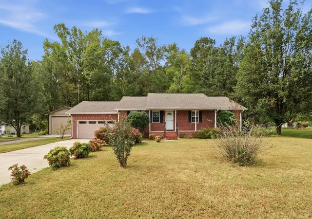 Photo 2 of Single family home for sale at 128 Lauren Lindsey Ln, Manchester, TN 37355 | MLS# 3615516 | Listing updated on 2026-10-10
