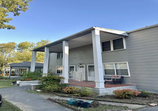 Photo 3 of Multi family home for sale at 207 Memorial Dr, Chattanooga, TN 37415 | MLS# 3615493 | Listing updated on 2026-10-09