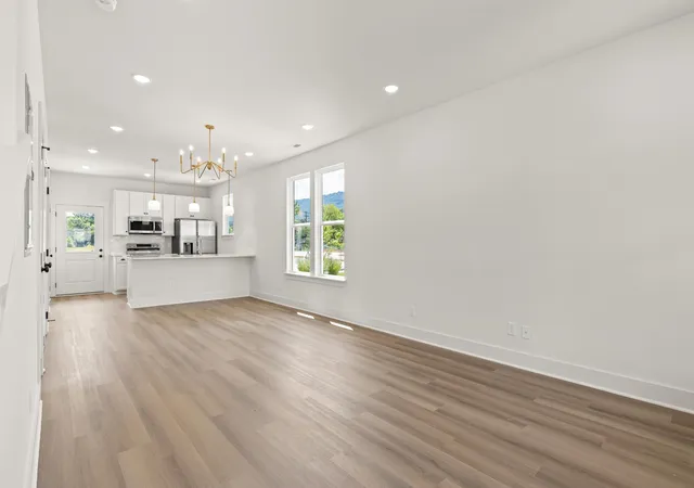 Photo 3 of Townhouse for sale at 4587 Hodley Ave, Chattanooga, TN 37410 | MLS# 3615502 | Listing updated on 2026-10-09