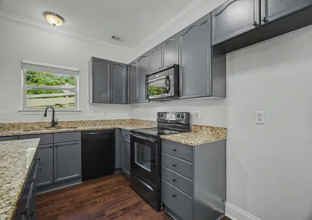 Photo 3 of Townhouse for sale at 115 Stonecrest Dr, Nashville, TN 37209 | MLS# 3615556 | Listing updated on 2026-10-09