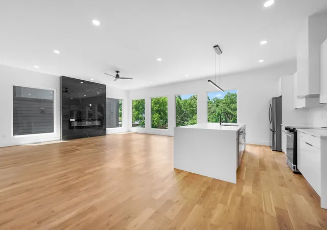 Photo 4 of Single family home for sale at 1003 Glenview Dr, Nashville, TN 37206 | MLS# 3618668 | Listing updated on 2026-10-09