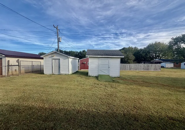 Photo 4 of Single family home for sale at 410 Kirk St, Lawrenceburg, TN 38464 | MLS# 3618582 | Listing updated on 2026-10-09