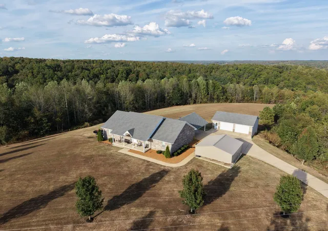 Photo 1 of Single family home for sale at 147 Edgehill Ln, Waynesboro, TN 38485 | MLS# 3618928 | Listing updated on 2026-10-10