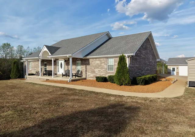 Photo 3 of Single family home for sale at 147 Edgehill Ln, Waynesboro, TN 38485 | MLS# 3618928 | Listing updated on 2026-10-10