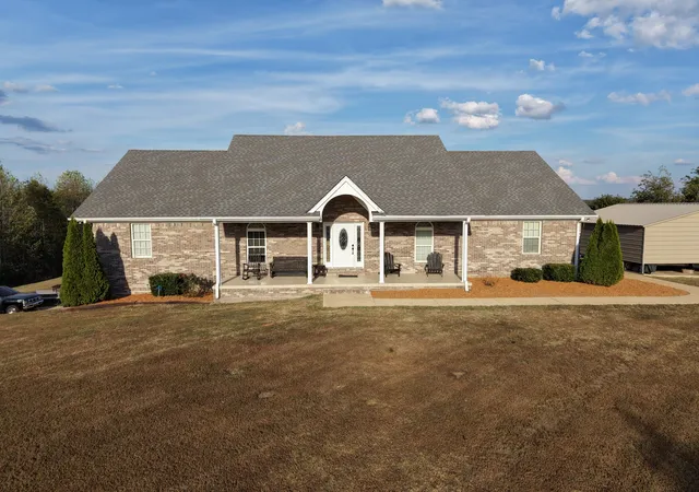 Photo 4 of Single family home for sale at 147 Edgehill Ln, Waynesboro, TN 38485 | MLS# 3618928 | Listing updated on 2026-10-10