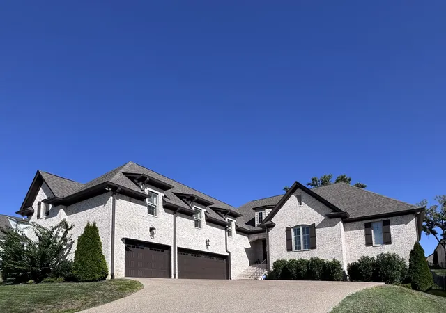 Photo 1 of Single family home for sale at 395 Arrow Ct, Hendersonville, TN 37075 | MLS# 3615692 | Listing updated on 2026-10-09