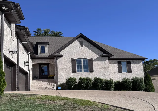 Photo 2 of Single family home for sale at 395 Arrow Ct, Hendersonville, TN 37075 | MLS# 3615692 | Listing updated on 2026-10-09