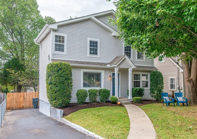 Single family home for sale at 203 53rd Avenue N, Nashville, TN 37209 | MLS# 3619578