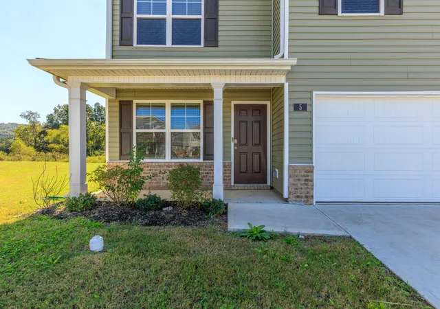 Photo 3 of Single family home for sale at 5 Draft St, Rossville, GA 30741 | MLS# 3615550 | Listing updated on 2026-10-09