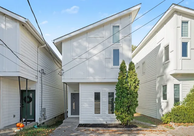 Photo 1 of Single family home for sale at 1811 Cahal Ave, Nashville, TN 37206 | MLS# 3618670 | Listing updated on 2026-10-09