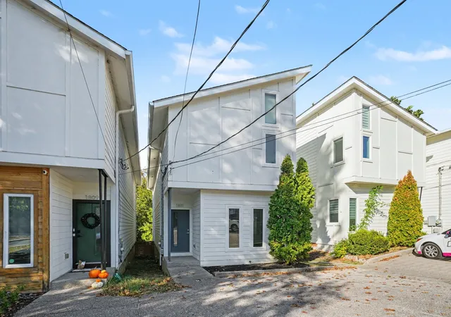 Photo 2 of Single family home for sale at 1811 Cahal Ave, Nashville, TN 37206 | MLS# 3618670 | Listing updated on 2026-10-09
