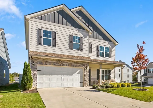 Photo 1 of Single family home for sale at 500 Charing Cross Dr, Lebanon, TN 37087 | MLS# 3619029 | Listing updated on 2026-10-10