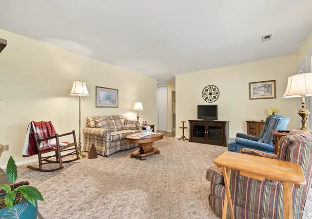 Photo 4 of Single family home for sale at 401 Hood Dr, Tullahoma, TN 37388 | MLS# 3619166 | Listing updated on 2026-10-12