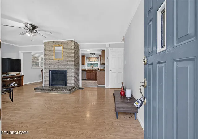 Photo 3 of Single family home for sale at 420 Hialeah Dr, Knoxville, TN 37920 | MLS# 3615576 | Listing updated on 2026-10-09