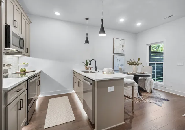 Photo 4 of Single family home for sale at 15 Holland Park W, Clarksville, TN 37043 | MLS# 3615633 | Listing updated on 2026-10-09
