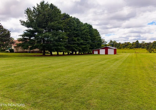 Photo 2 of Single family home for sale at 195 Ray Cemetery Rd, Sparta, TN 38583 | MLS# 3615627 | Listing updated on 2026-10-09