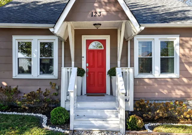 Photo 4 of Single family home for sale at 123 Eastmoreland St, Nashville, TN 37207 | MLS# 3618677 | Listing updated on 2026-10-10