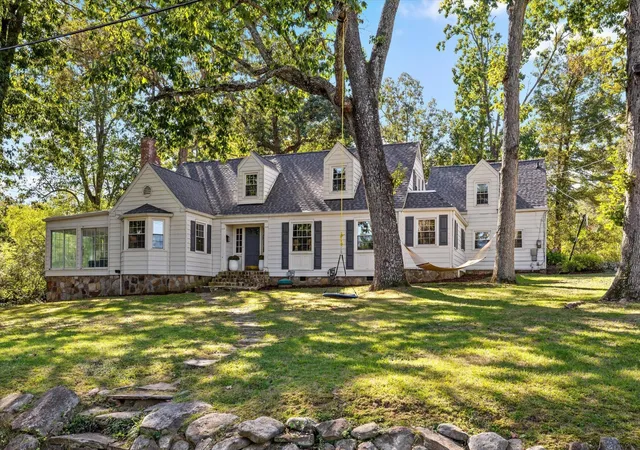 Photo 2 of Single family home for sale at 1306 Elfin Rd, Lookout Mountain, GA 30750 | MLS# 3615649 | Listing updated on 2026-10-09