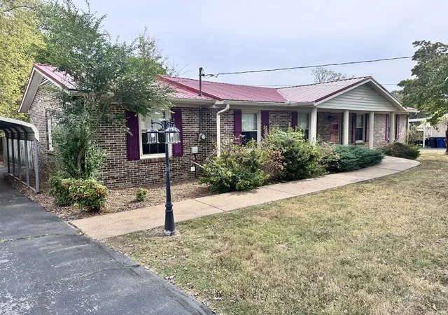Single family home for sale at 624 Crestland Dr, Columbia, TN 38401 | MLS# 3618686