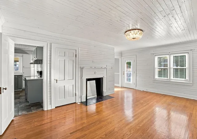 Photo 3 of Single family home for sale at 404 2nd Avenue, Fayetteville, TN 37334 | MLS# 3618617 | Listing updated on 2026-10-09
