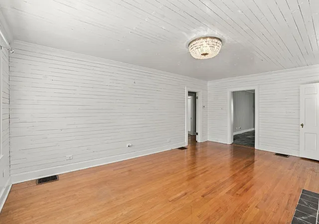 Photo 4 of Single family home for sale at 404 2nd Avenue, Fayetteville, TN 37334 | MLS# 3618617 | Listing updated on 2026-10-09