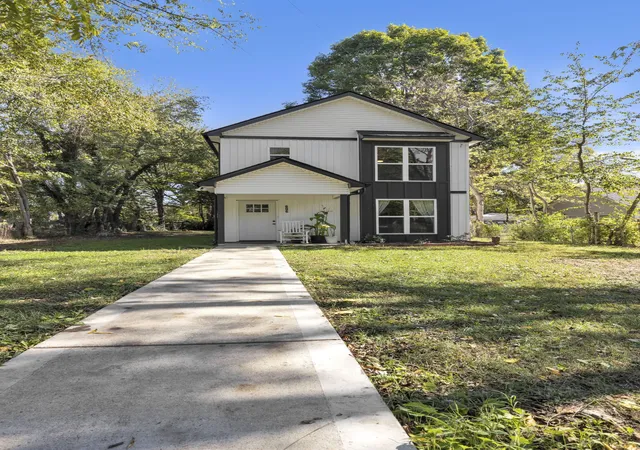 Photo 1 of Single family home for sale at 606 Smith St, Springfield, TN 37172 | MLS# 3621287 | Listing updated on 2026-10-16