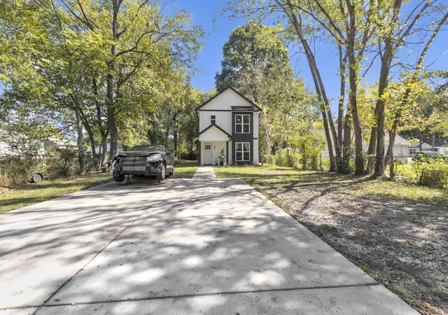 Photo 2 of Single family home for sale at 606 Smith St, Springfield, TN 37172 | MLS# 3621287 | Listing updated on 2026-10-16
