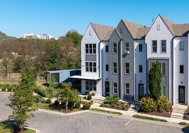 Photo 4 of Townhouse for sale at 307 E Village Ln, Nashville, TN 37216 | MLS# 3618758 | Listing updated on 2026-10-09
