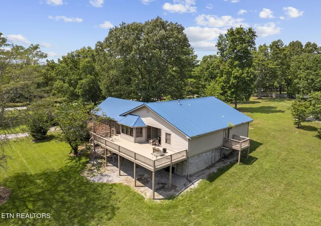 Photo 2 of Single family home for sale at 71 Creekway Dr, Crossville, TN 38555 | MLS# 3615667 | Listing updated on 2026-10-09
