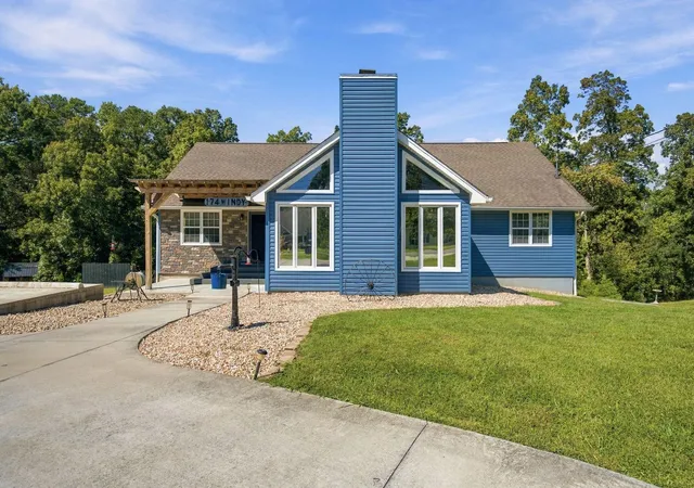 Photo 3 of Single family home for sale at 174 Windy Dr, Ringgold, GA 30736 | MLS# 3615670 | Listing updated on 2026-10-09