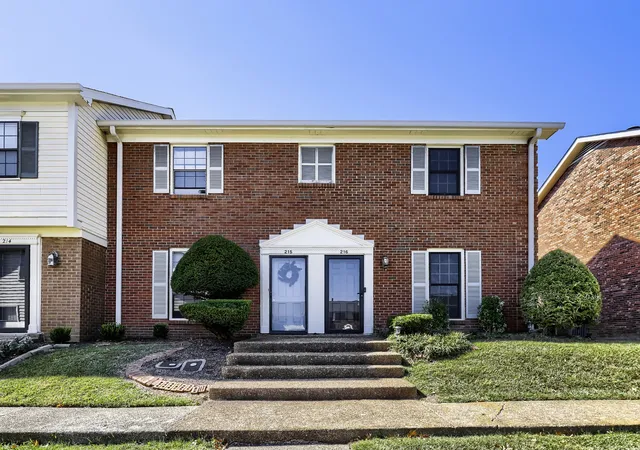Photo 1 of Townhouse for sale at 216 Brentwood Pt, Brentwood, TN 37027 | MLS# 3618728 | Listing updated on 2026-10-09
