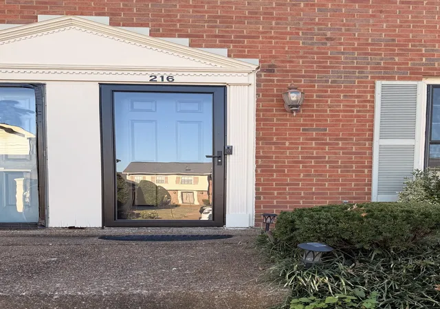 Townhouse for sale at 216 Brentwood Pt, Brentwood, TN 37027 | MLS# 3618728