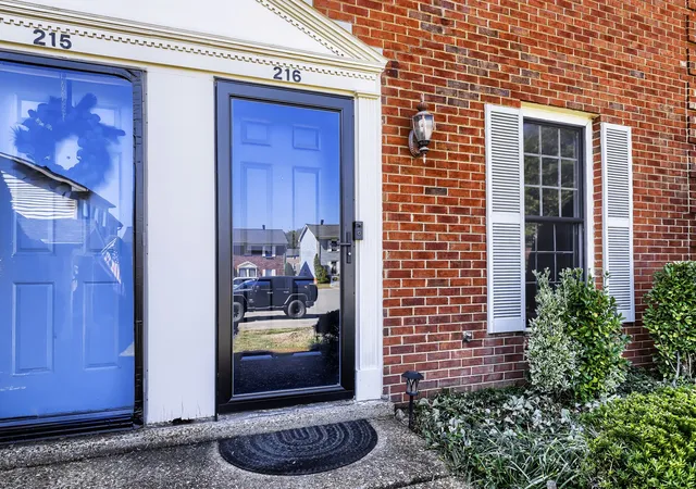 Photo 2 of Townhouse for sale at 216 Brentwood Pt, Brentwood, TN 37027 | MLS# 3618728 | Listing updated on 2026-10-09