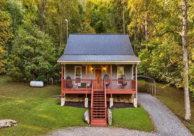 Single family home for sale at 4876 Pearl Valley Rd, Sevierville, TN 37876 | MLS# 3618885
