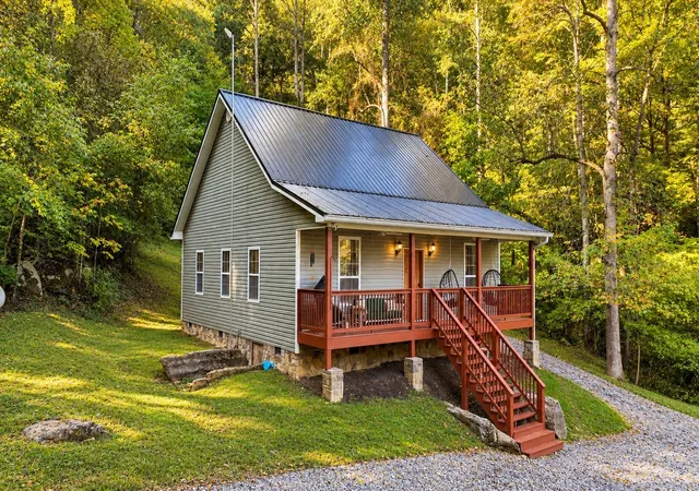 Photo 2 of Single family home for sale at 4876 Pearl Valley Rd, Sevierville, TN 37876 | MLS# 3618885 | Listing updated on 2026-10-10