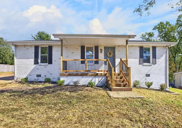 Single family home for sale at 692 Southview Dr, Old Hickory, TN 37138 | MLS# 3618591