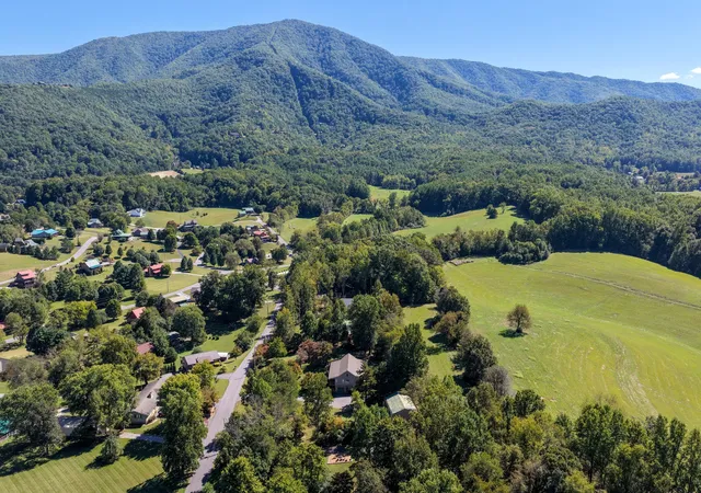 Photo 1 of Single family home for sale at 3404 Mattox Cemetery Rd, Sevierville, TN 37862 | MLS# 3615726 | Listing updated on 2026-10-09