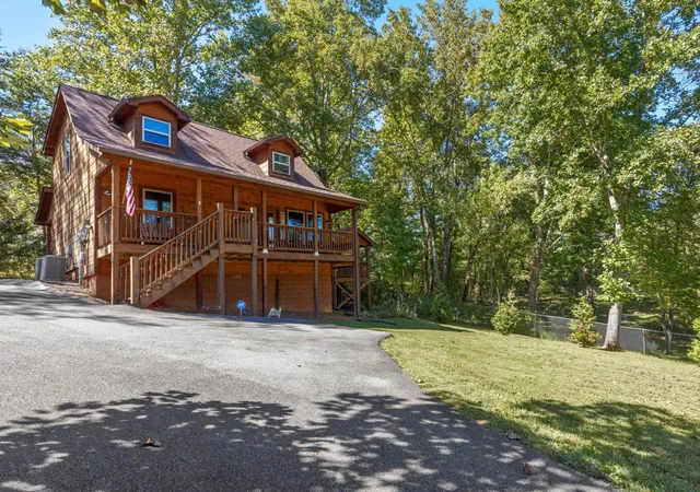 Photo 4 of Single family home for sale at 3404 Mattox Cemetery Rd, Sevierville, TN 37862 | MLS# 3615726 | Listing updated on 2026-10-09