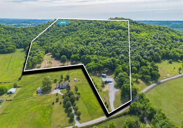Photo 2 of Single family home for sale at 402 Cortner Holw Rd, Petersburg, TN 37144 | MLS# 3618608 | Listing updated on 2026-10-09