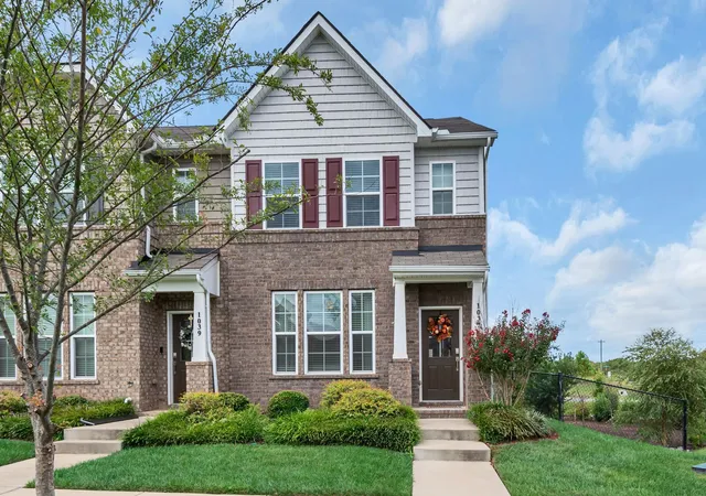 Photo 1 of Townhouse for sale at 1037 Henley Pvt Ln, Gallatin, TN 37066 | MLS# 3618771 | Listing updated on 2026-10-16