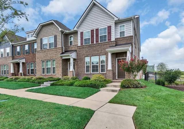 Photo 2 of Townhouse for sale at 1037 Henley Pvt Ln, Gallatin, TN 37066 | MLS# 3618771 | Listing updated on 2026-10-16