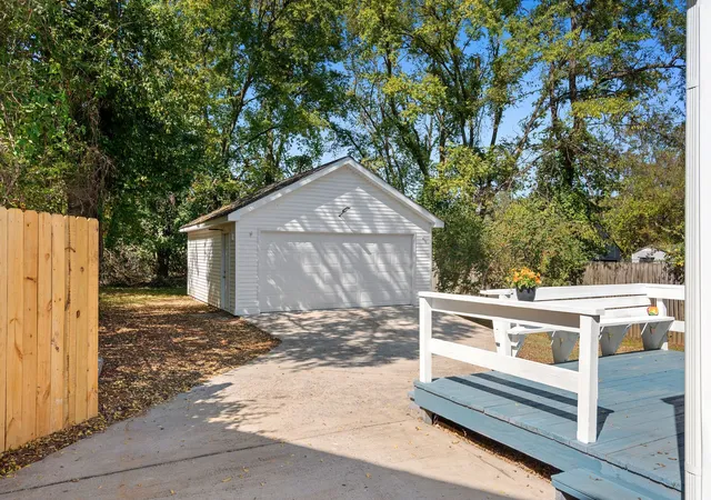 Photo 4 of Single family home for sale at 5609 Meadowcrest Ln, Nashville, TN 37209 | MLS# 3618773 | Listing updated on 2026-10-09