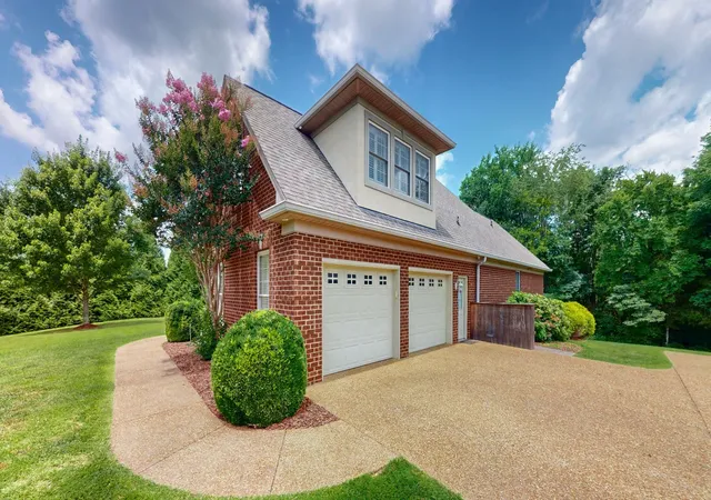 Photo 4 of Single family home for sale at 1007 Briarwood Dr, Cottontown, TN 37048 | MLS# 3618585 | Listing updated on 2026-10-09