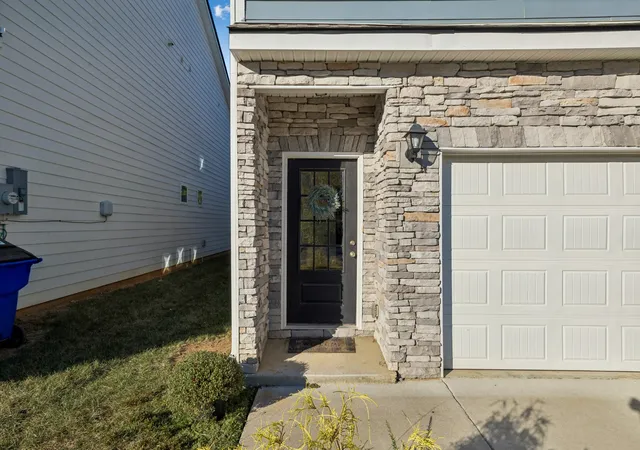 Photo 3 of Single family home for sale at 229 Emmett Dr, White House, TN 37188 | MLS# 3618742 | Listing updated on 2026-10-10