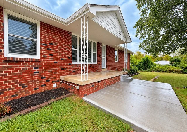 Photo 3 of Single family home for sale at 3670 Hunters Point Pike, Lebanon, TN 37087 | MLS# 3619123 | Listing updated on 2026-10-11