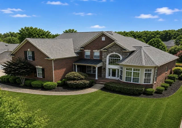 Photo 3 of Single family home for sale at 908 Plantation Blvd, Gallatin, TN 37066 | MLS# 3618611 | Listing updated on 2026-10-09