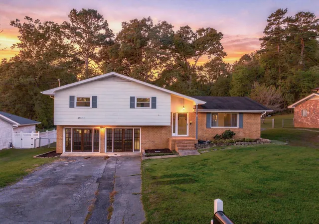 Photo 1 of Single family home for sale at 3428 Crabtree Dr, Chattanooga, TN 37412 | MLS# 3618607 | Listing updated on 2026-10-09